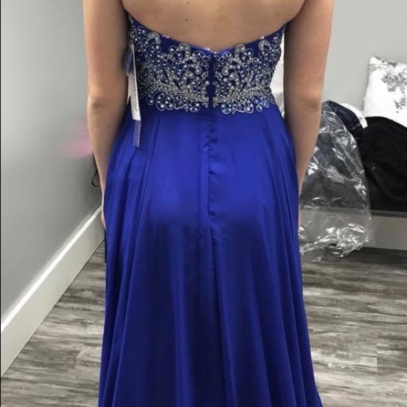 Prom dress - Picture 2 of 3